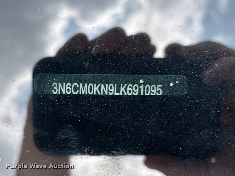 image for item FB3368 2020 Nissan NV200 van