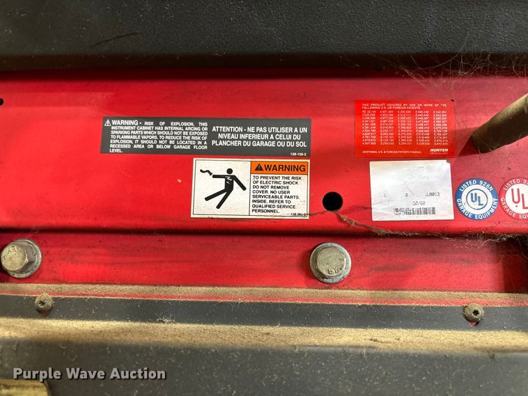 image for item FB3370 Hunter DSP7700 tire balancer