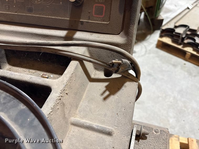 image for item FB3370 Hunter DSP7700 tire balancer