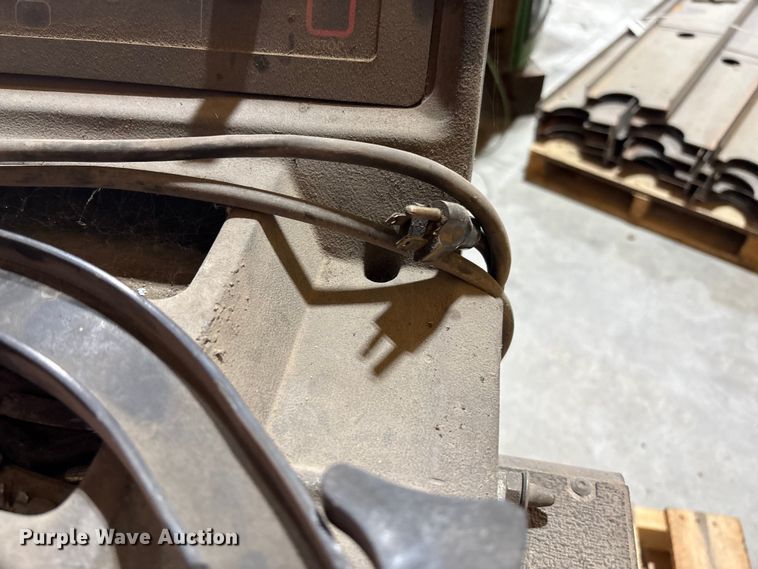 image for item FB3370 Hunter DSP7700 tire balancer