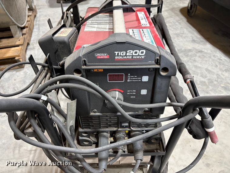 image for item FB3371 Lincoln Tig 200 Square Wave welder