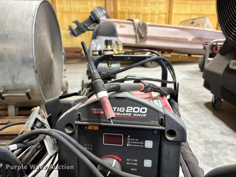 image for item FB3371 Lincoln Tig 200 Square Wave welder