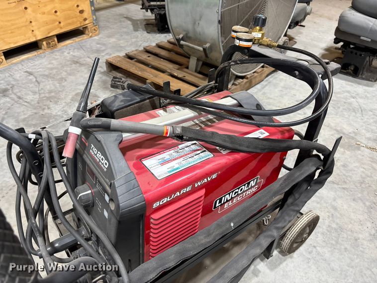image for item FB3371 Lincoln Tig 200 Square Wave welder