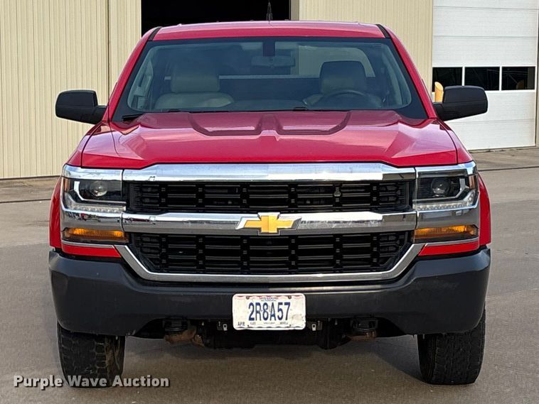 image for item FB3379 2019 Chevrolet Silverado 1500 Crew Cab pickup truck