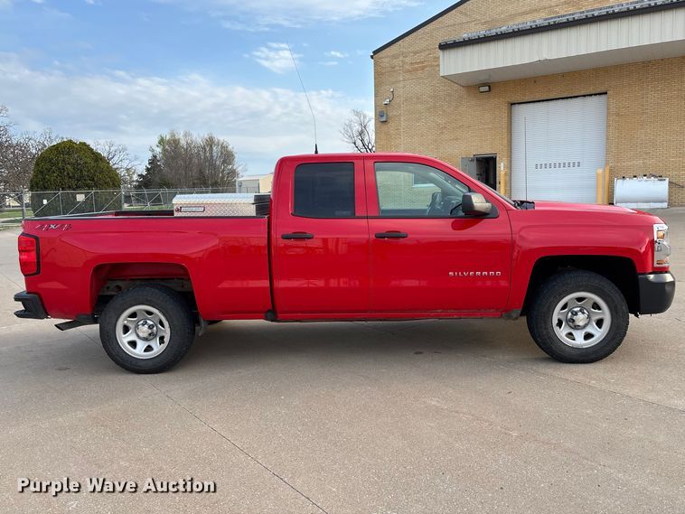 image for item FB3379 2019 Chevrolet Silverado 1500 Crew Cab pickup truck