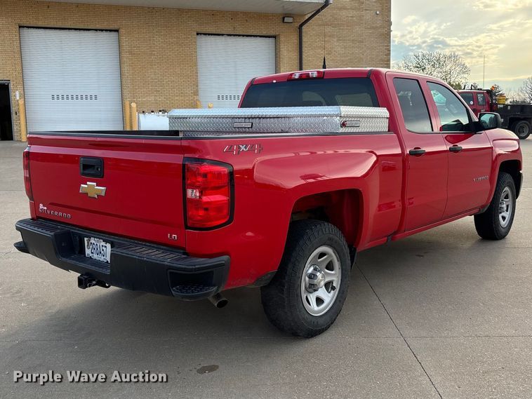 image for item FB3379 2019 Chevrolet Silverado 1500 Crew Cab pickup truck