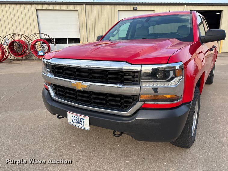 image for item FB3379 2019 Chevrolet Silverado 1500 Crew Cab pickup truck