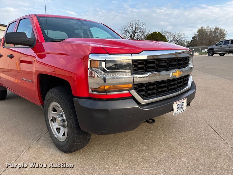 image for item FB3379 2019 Chevrolet Silverado 1500 Crew Cab pickup truck