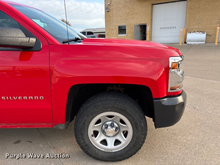 image for item FB3379 2019 Chevrolet Silverado 1500 Crew Cab pickup truck