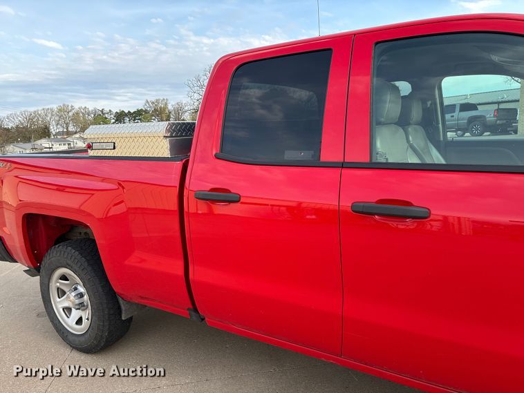 image for item FB3379 2019 Chevrolet Silverado 1500 Crew Cab pickup truck