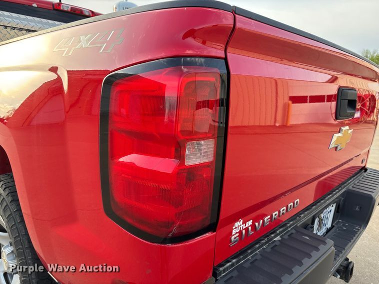 image for item FB3379 2019 Chevrolet Silverado 1500 Crew Cab pickup truck