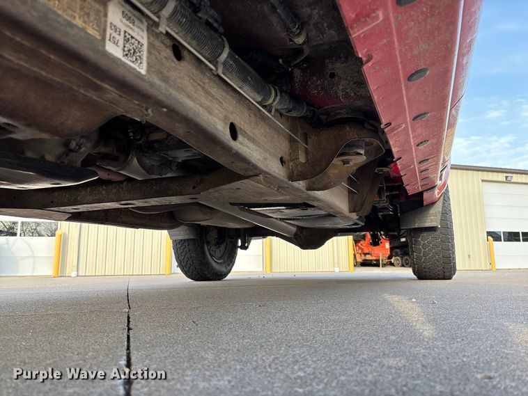 image for item FB3379 2019 Chevrolet Silverado 1500 Crew Cab pickup truck