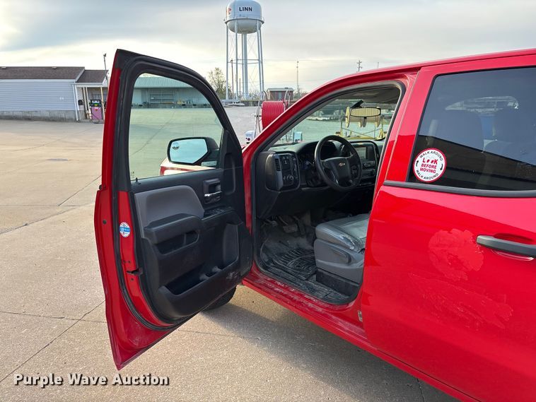 image for item FB3379 2019 Chevrolet Silverado 1500 Crew Cab pickup truck