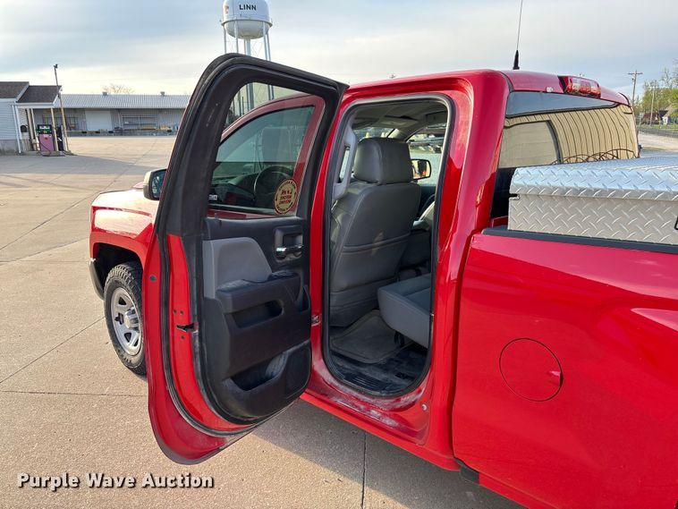 image for item FB3379 2019 Chevrolet Silverado 1500 Crew Cab pickup truck