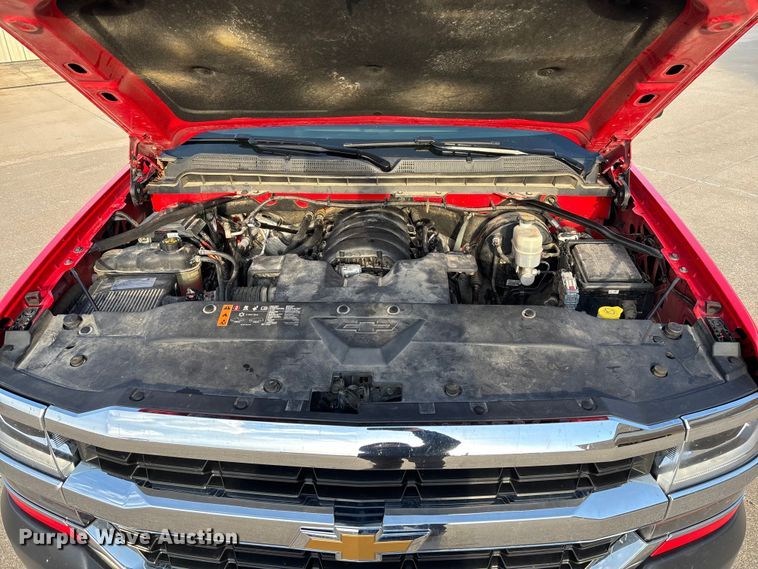 image for item FB3379 2019 Chevrolet Silverado 1500 Crew Cab pickup truck