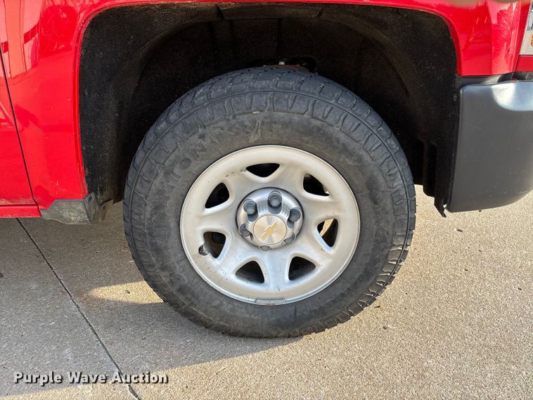 image for item FB3379 2019 Chevrolet Silverado 1500 Crew Cab pickup truck