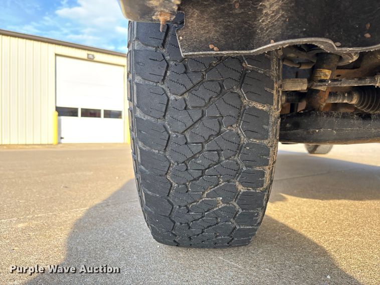 image for item FB3379 2019 Chevrolet Silverado 1500 Crew Cab pickup truck