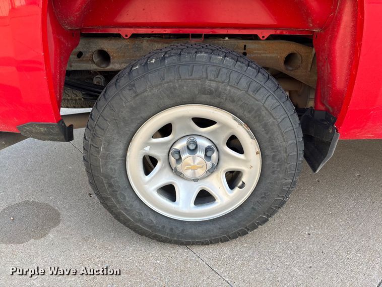 image for item FB3379 2019 Chevrolet Silverado 1500 Crew Cab pickup truck