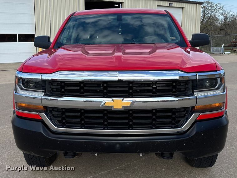 image for item FB3380 2019 Chevrolet Silverado 1500 Crew Cab pickup truck