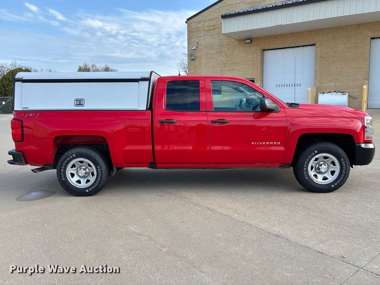 image for item FB3380 2019 Chevrolet Silverado 1500 Crew Cab pickup truck