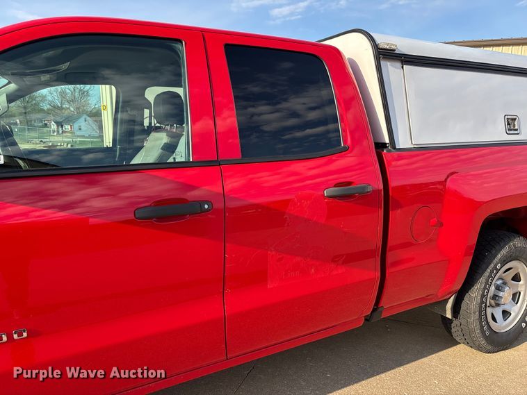 image for item FB3380 2019 Chevrolet Silverado 1500 Crew Cab pickup truck