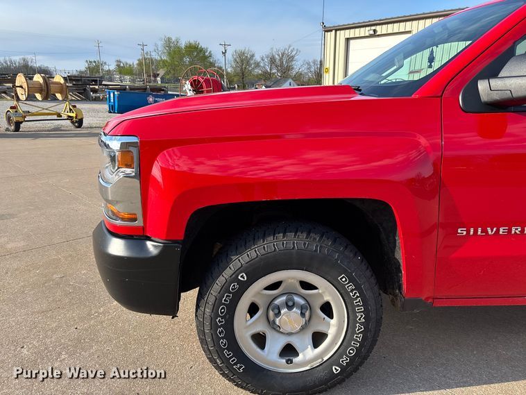 image for item FB3380 2019 Chevrolet Silverado 1500 Crew Cab pickup truck