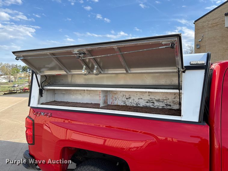 image for item FB3380 2019 Chevrolet Silverado 1500 Crew Cab pickup truck