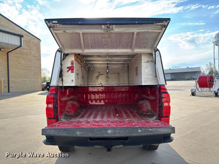 image for item FB3380 2019 Chevrolet Silverado 1500 Crew Cab pickup truck