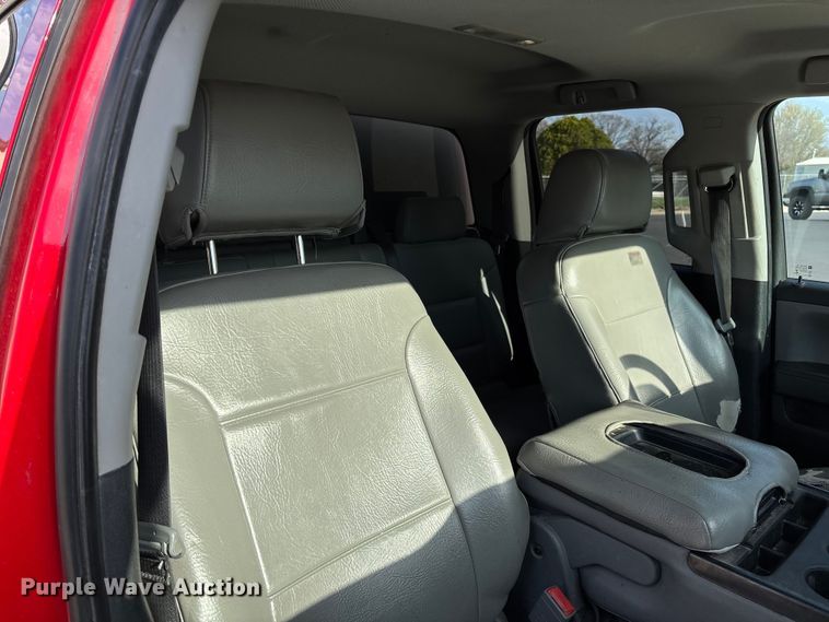 image for item FB3380 2019 Chevrolet Silverado 1500 Crew Cab pickup truck