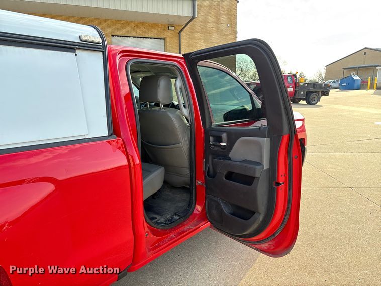 image for item FB3380 2019 Chevrolet Silverado 1500 Crew Cab pickup truck