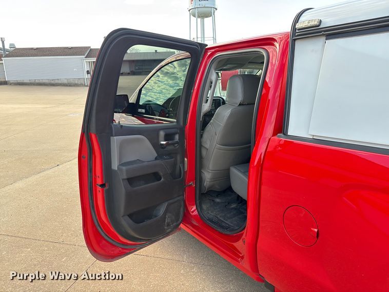 image for item FB3380 2019 Chevrolet Silverado 1500 Crew Cab pickup truck