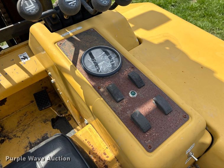 image for item FB3384 2005 Noble TM50 forklift