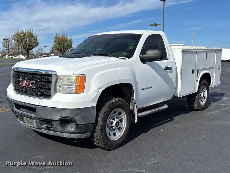 image for item FB3389 2013 GMC Sierra 3500 utility bed pickup truck