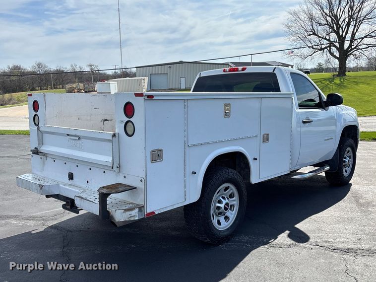 image for item FB3389 2013 GMC Sierra 3500 utility bed pickup truck