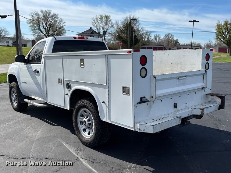 image for item FB3389 2013 GMC Sierra 3500 utility bed pickup truck