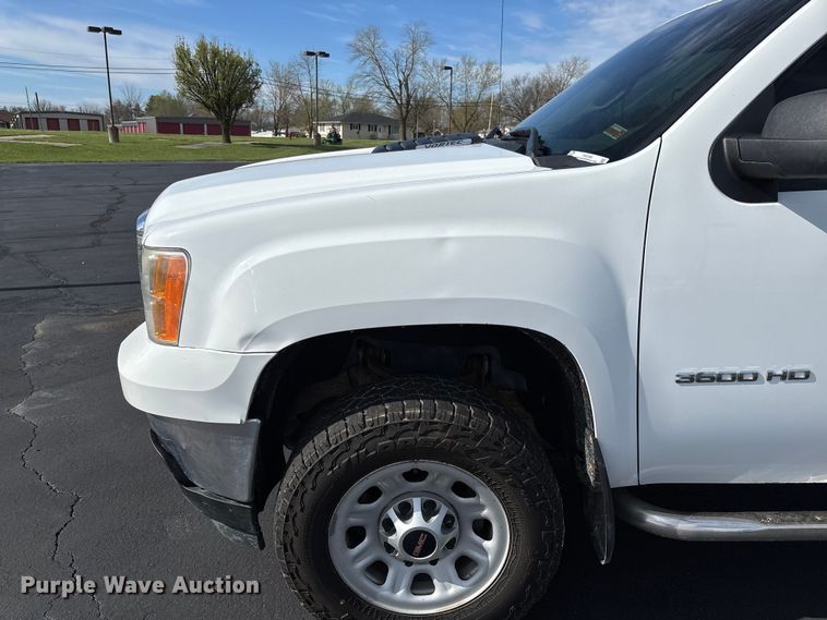 image for item FB3389 2013 GMC Sierra 3500 utility bed pickup truck