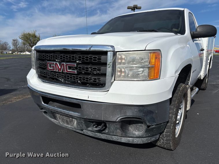 image for item FB3389 2013 GMC Sierra 3500 utility bed pickup truck