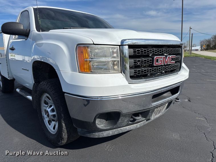 image for item FB3389 2013 GMC Sierra 3500 utility bed pickup truck