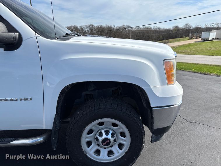 image for item FB3389 2013 GMC Sierra 3500 utility bed pickup truck