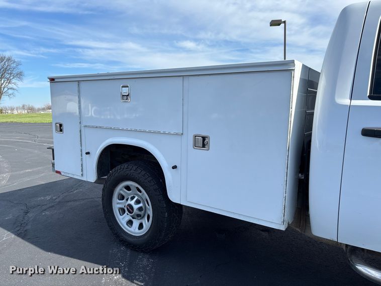 image for item FB3389 2013 GMC Sierra 3500 utility bed pickup truck