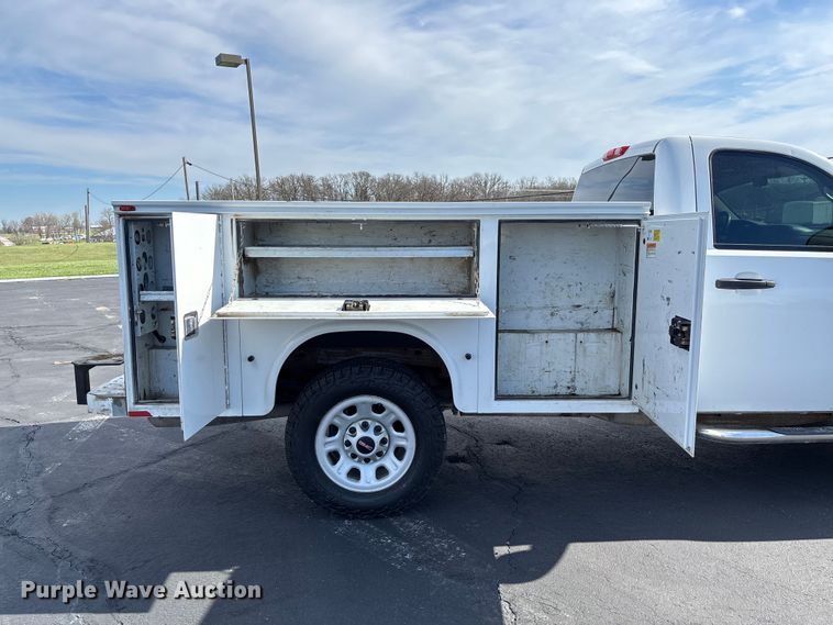 image for item FB3389 2013 GMC Sierra 3500 utility bed pickup truck