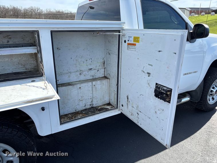 image for item FB3389 2013 GMC Sierra 3500 utility bed pickup truck