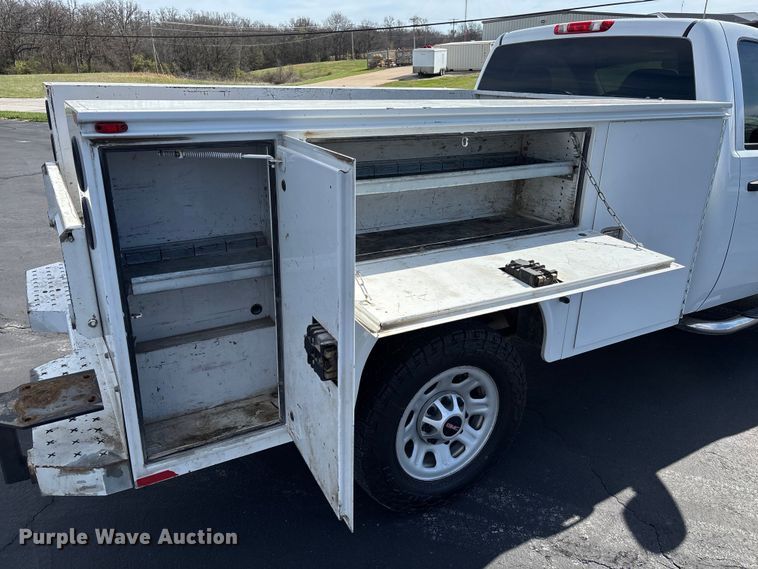 image for item FB3389 2013 GMC Sierra 3500 utility bed pickup truck