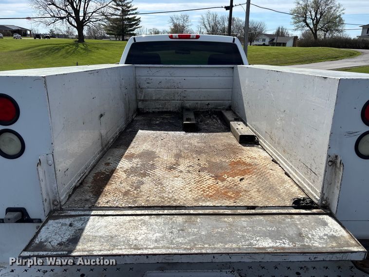 image for item FB3389 2013 GMC Sierra 3500 utility bed pickup truck