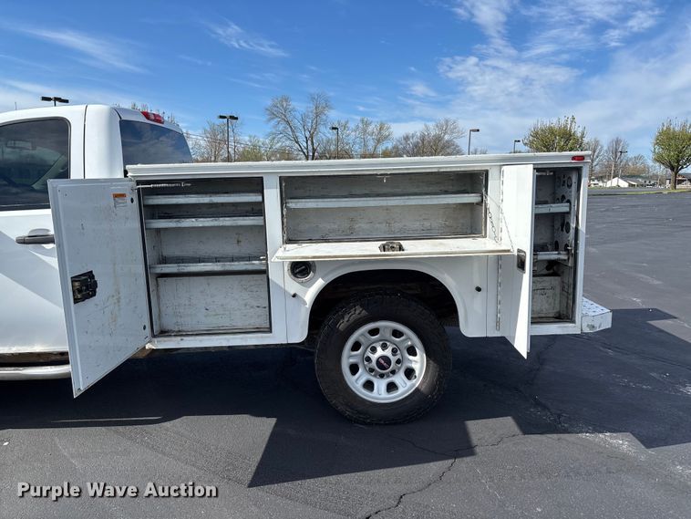 image for item FB3389 2013 GMC Sierra 3500 utility bed pickup truck