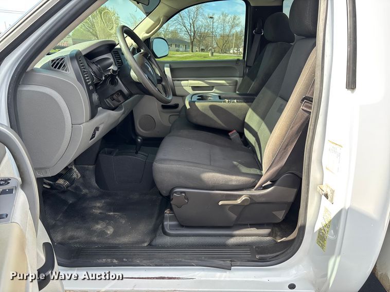 image for item FB3389 2013 GMC Sierra 3500 utility bed pickup truck