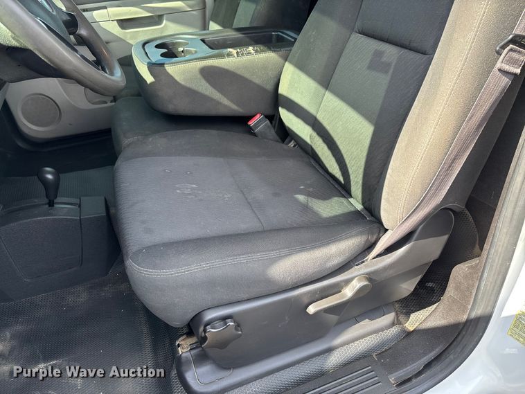 image for item FB3389 2013 GMC Sierra 3500 utility bed pickup truck