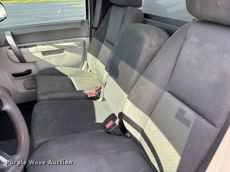 image for item FB3389 2013 GMC Sierra 3500 utility bed pickup truck