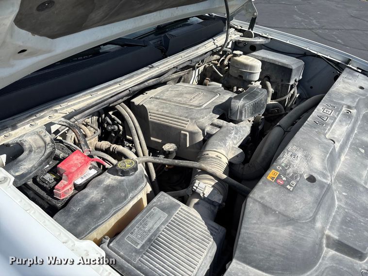 image for item FB3389 2013 GMC Sierra 3500 utility bed pickup truck