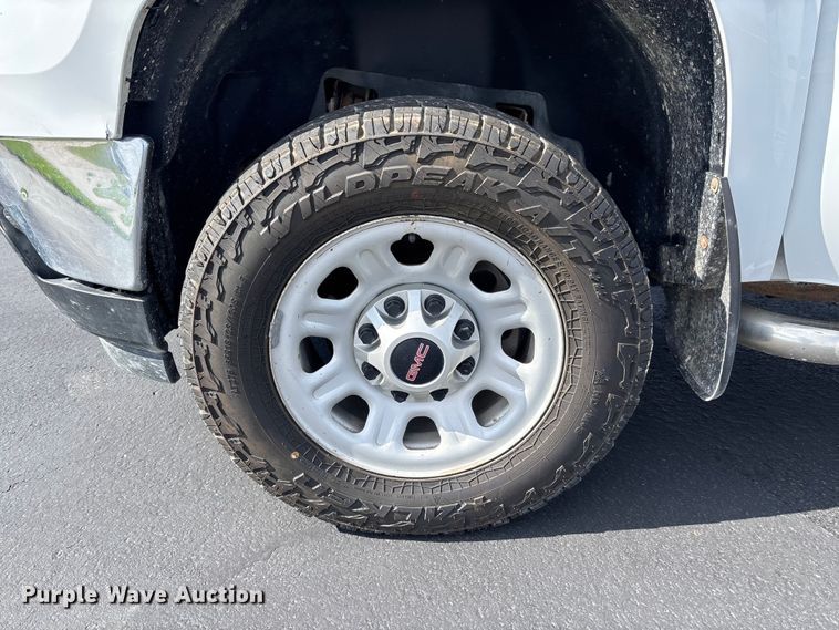 image for item FB3389 2013 GMC Sierra 3500 utility bed pickup truck